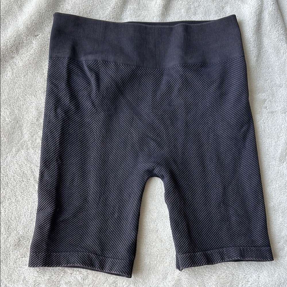 Nikibiki Black Bike Shorts Stretchy Mid-Thigh